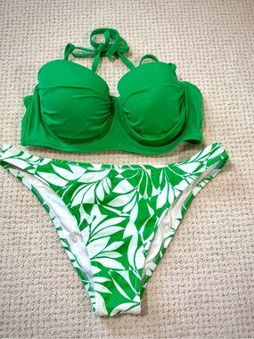 Shade & Shore Green Strapless Bikini Set with Leaf-Print Bottoms